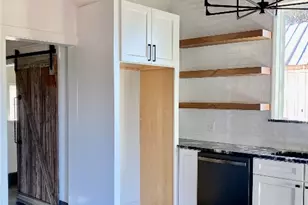 305 N Hall St, Richland Springs, TX 78643 - Photo 11