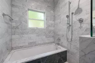 1701 Willow St, Austin, TX 78702 - Photo 21