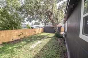 215 Shady Oaks St, Somerville, TX 77879 - Photo 13