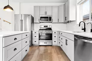 3817 Tailfeather Dr, Round Rock, TX 78681 - Photo 9