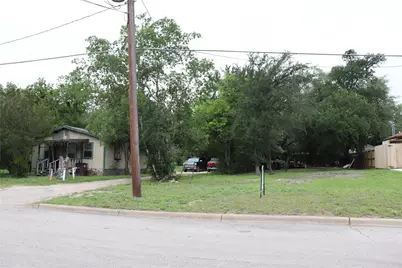 821 N Commerce Street, Lockhart, TX 78644 - Photo 5
