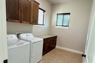 127 Comanche Trail, Elgin, TX 78621 - Photo 17