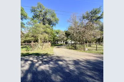 127 Comanche Trail #A, Elgin, TX 78621 - Photo 23