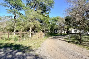 127 Comanche Trail, Elgin, TX 78621 - Photo 27