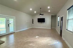 127 Comanche Trail, Elgin, TX 78621 - Photo 5