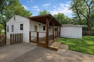 4611 Milburn Ln, Austin, TX 78702 - Photo 13