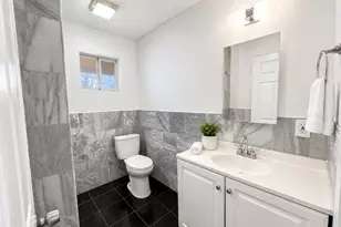 4611 Milburn Ln, Austin, TX 78702 - Photo 7