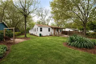 4611 Milburn Ln, Austin, TX 78702 - Photo 3