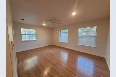 306 E Anderson Avenue, Round Rock, TX 78664 - Photo 5