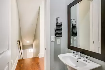 1023 Juniper Street, Austin, TX 78702 - Photo 11