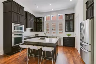 1023 Juniper St, Austin, TX 78702 - Photo 3