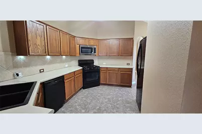 107 Helen Cove, Hutto, TX 78634 - Photo 9