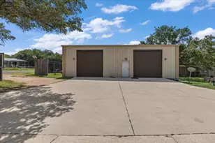 24705 Whitney Dr, Spicewood, TX 78669 - Photo 3