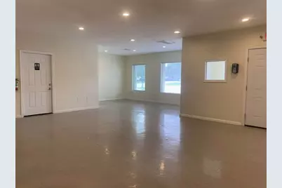 1333 W 2nd Street, Taylor, TX 76574 - Photo 5