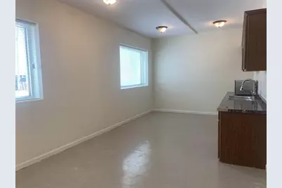 1333 W 2nd Street, Taylor, TX 76574 - Photo 15