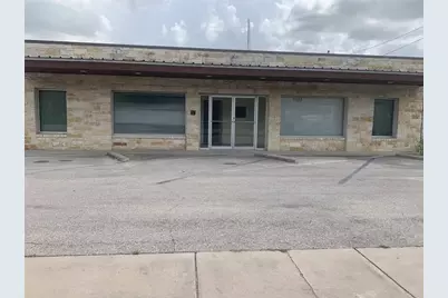 1333 W 2nd Street, Taylor, TX 76574 - Photo 3