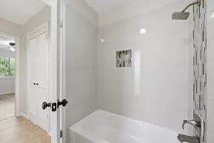 8110 Baywood Dr, Austin, TX 78759 - Photo 23