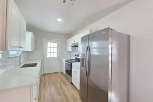 411 W 4th St, Flatonia, TX 78941 - Photo 3