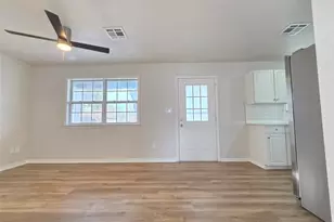 411 W 4th St, Flatonia, TX 78941 - Photo 7