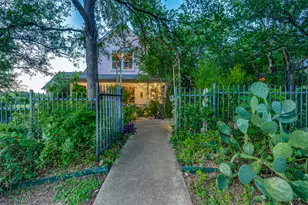 1754 N Bishop St, San Marcos, TX 78666 - Photo 3
