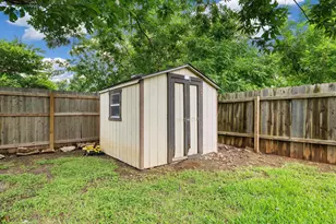 703 Sparkling Brook Ln, Leander, TX 78641 - Photo 33