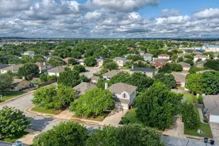 703 Sparkling Brook Ln, Leander, TX 78641 - Photo 5