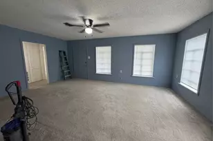 511 Bowser St, Rockdale, TX 76567 - Photo 3