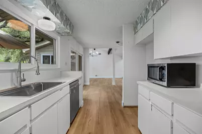 12902 Trailwood Road, Austin, TX 78727 - Photo 11