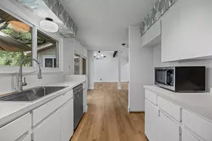 12902 Trailwood Rd, Austin, TX 78727 - Photo 11