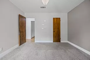 12902 Trailwood Rd, Austin, TX 78727 - Photo 23