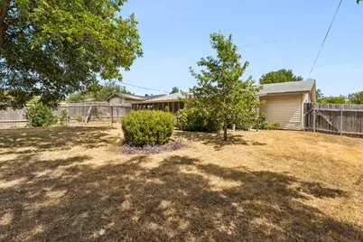 6904 Miranda Drive, Austin, TX 78752 - Photo 9