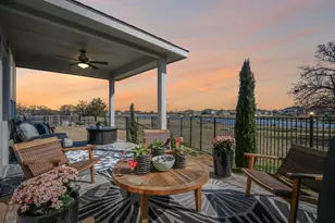 208 Locklin Dr, Liberty Hill, TX 78642 - Photo 3