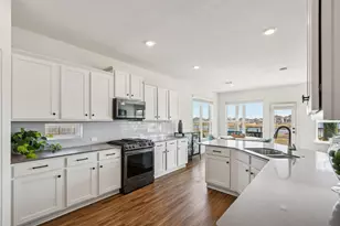 208 Locklin Dr, Liberty Hill, TX 78642 - Photo 3