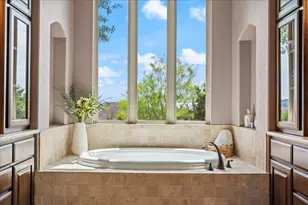 457 SANTALUZ Ln, Austin, TX 78732 - Photo 9