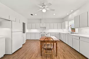 725 Co Rd 124, Georgetown, TX 78626 - Photo 17