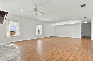 725 Co Rd 124, Georgetown, TX 78626 - Photo 13