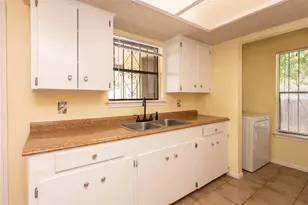 5006 Sara Dr, Austin, TX 78721 - Photo 13