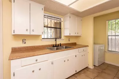 5006 Sara Drive, Austin, TX 78721 - Photo 13