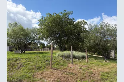 207 Cresthill Causeway, Kyle, TX 78640 - Photo 5