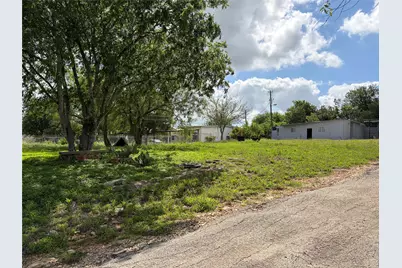 207 Cresthill Causeway, Kyle, TX 78640 - Photo 7