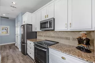 2001 Kahala Sunset Dr, Spicewood, TX 78669 - Photo 13