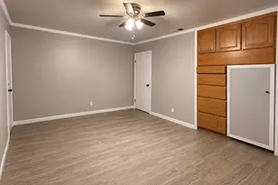 5610 Tallow Tree Dr, Austin, TX 78744 - Photo 5