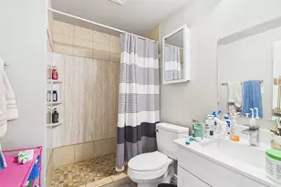 911 W 22nd St, Austin, TX 78705 - Photo 13