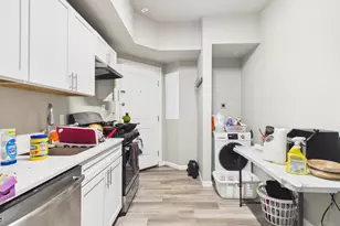 911 W 22nd St, Austin, TX 78705 - Photo 3