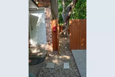 4500 Avenue D Avenue #B, Austin, TX 78751 - Photo 3