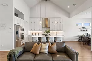 2412 Skywalk Ln, Spicewood, TX 78669 - Photo 3