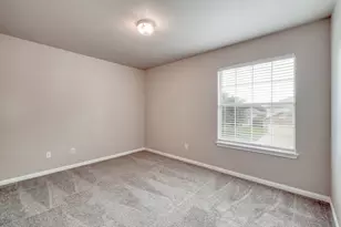 211 Hanstrom Dr, Hutto, TX 78634 - Photo 27