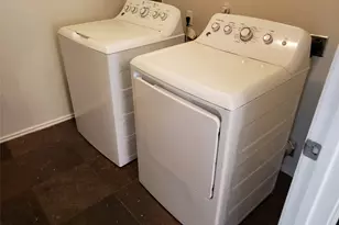 2205 Melissa Oaks Ln, Austin, TX 78744 - Photo 9