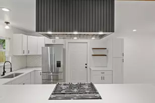 9204 Collinfield Dr, Austin, TX 78758 - Photo 7