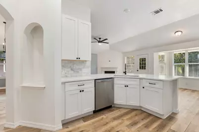 810 Honeysuckle Drive, Leander, TX 78641 - Photo 13